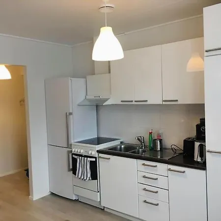 Apartment Kotimaailma - Kalustettu Ja Hyvin Valoisa Herttoniemessae