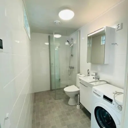 Kotimaailma - Kalustettu Ja Hyvin Valoisa Herttoniemessae Apartment *