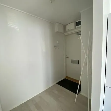 Kotimaailma - Kalustettu Ja Hyvin Valoisa Herttoniemessae * Helsinki